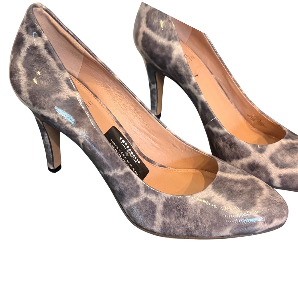Vince Camuto Gray Giraffe Animal Print Patent Leather Pumps Pointed Toe Heels 9